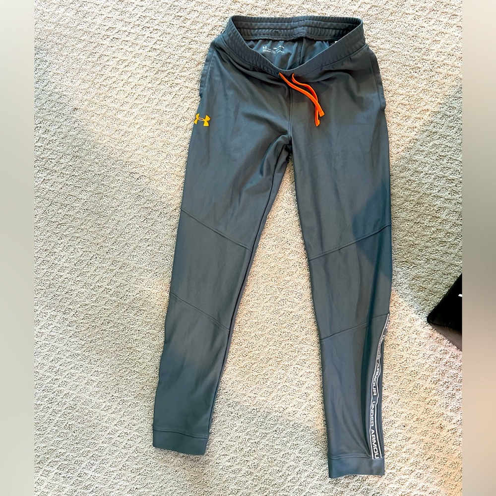 Under Armor boys athletic pants size xl